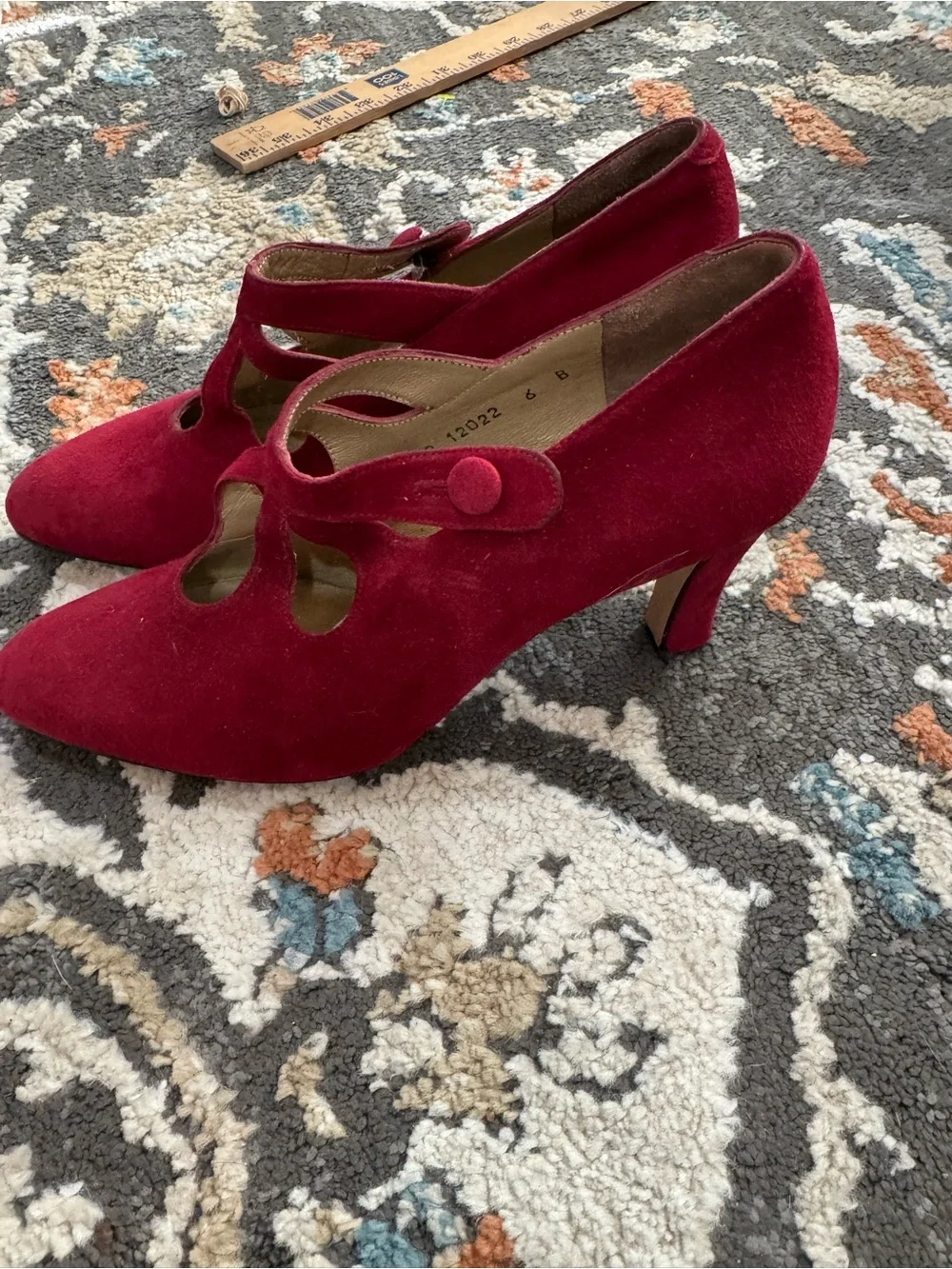 NEW Vintage Martinez Valero Red Suede Garland Heels NEEDS CAPS 6
